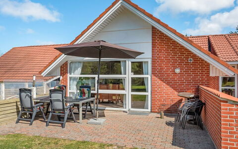 Swening - 2.1Km from the Sea: House, Cottage, Roof, Garden Buildings, Shade, Shed, Backyard, Outdoor Furniture, Yard, Lawn