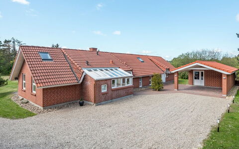 Swening - 2.1Km from the Sea: House, Cottage, Roof, Garden Buildings, Shade, Shed, Backyard, Outdoor Furniture, Yard, Lawn