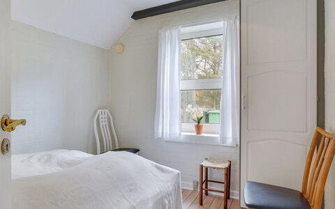 Swening - 2.1Km from the Sea: Flooring, Floor, Wall, Interior Design, Bedroom, Wood, Bed, Ceiling, Furniture, Room