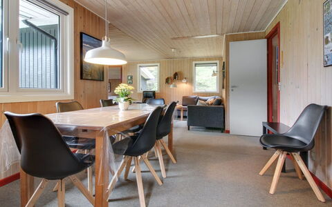Straale - 1.4Km from the Sea: Cottage, Shed, Hut, Farmhouse, Prairie, Shack, Barn, Log Cabin, Garden Buildings