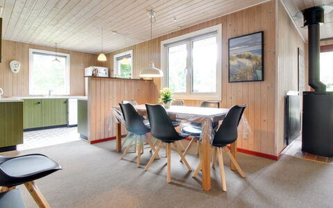 Straale - 1.4Km from the Sea: Cottage, Shed, Hut, Farmhouse, Prairie, Shack, Barn, Log Cabin, Garden Buildings