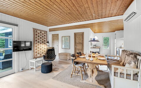 Magrete - 900M from the Sea: Grass, House, Roof, Home, Cottage, Shrub, Land Lot, Rural Area, Farmhouse, Groundcover