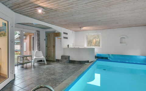 Vicktoria - 500M to the Fjord: Roof, Home, Cottage, Siding, Shade, Farmhouse, Estate, Driveway, Garden Buildings, Yard