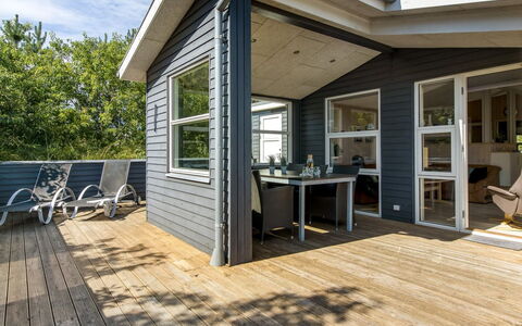 Omar - 1.0Km from the Sea: House, Roof, Home, Cottage, Shed, Garden Buildings, Siding, Yard, Log Cabin, Hut