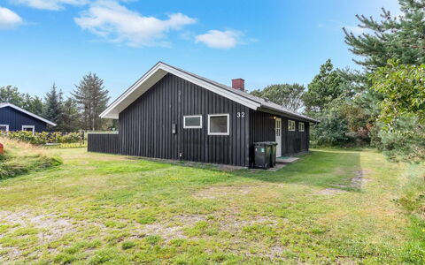 Aurel - 750M from the Sea: Cottage, Shed, Hut, Farmhouse, Prairie, Shack, Barn, Log Cabin, Garden Buildings