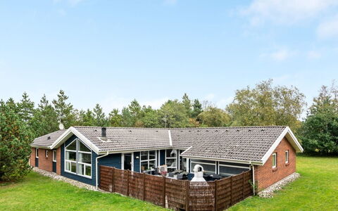 Elika - 900M to the Fjord: Roof, Land Lot, Cottage, Home, Rural Area, Shed, Siding, Garden Buildings, Log Cabin, Hut