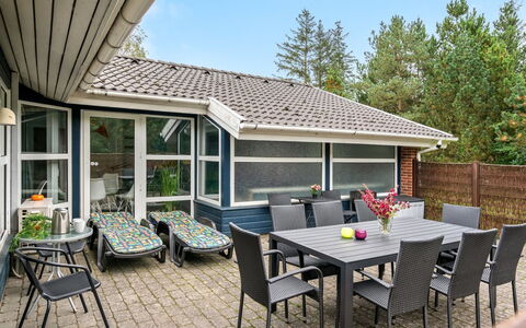 Elika - 900M to the Fjord: Roof, Land Lot, Cottage, Home, Rural Area, Shed, Siding, Garden Buildings, Log Cabin, Hut