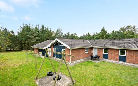 Elika - 900M to the Fjord: Roof, Land Lot, Cottage, Home, Rural Area, Shed, Siding, Garden Buildings, Log Cabin, Hut