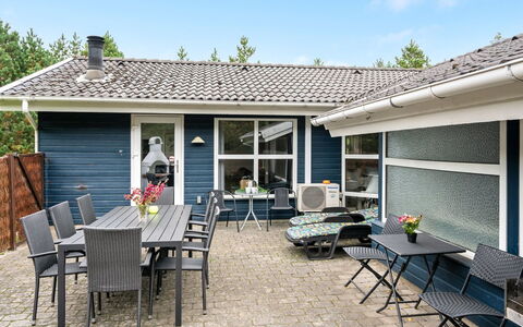Elika - 900M to the Fjord: Roof, Land Lot, Cottage, Home, Rural Area, Shed, Siding, Garden Buildings, Log Cabin, Hut