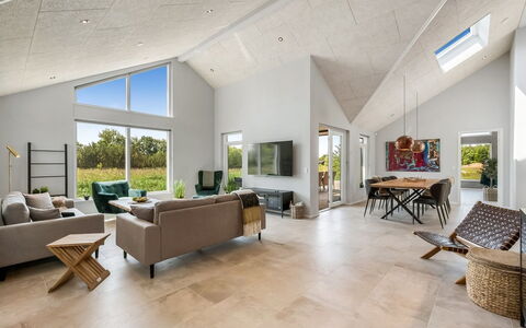 Måns - 500M to the Fjord: Ceiling, Hardwood, Living Room, Wood Stain, Wood Flooring, Couch, Plank
