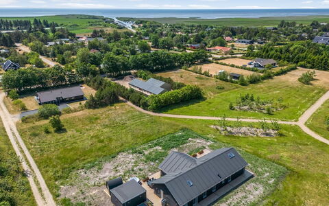 Måns - 500M to the Fjord: Cottage, Garden, Siding, Garden Buildings, Shade, Yard, Backyard, Lawn, Farmhouse, Landscaping