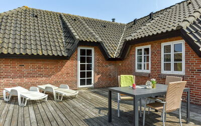 Drea - 250M from the Sea