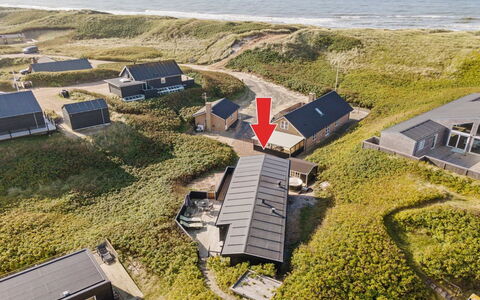 Ayu - 100M from the Sea: Cottage, Shed, Hut, Farmhouse, Prairie, Shack, Barn, Log Cabin, Garden Buildings