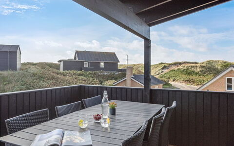 Ayu - 100M from the Sea: Cottage, Shed, Hut, Farmhouse, Prairie, Shack, Barn, Log Cabin, Garden Buildings