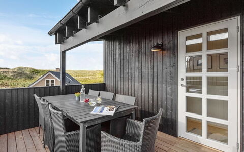 Ayu - 100M from the Sea: Cottage, Shed, Hut, Farmhouse, Prairie, Shack, Barn, Log Cabin, Garden Buildings