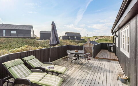 Ayu - 100M from the Sea: Cottage, Shed, Hut, Farmhouse, Prairie, Shack, Barn, Log Cabin, Garden Buildings