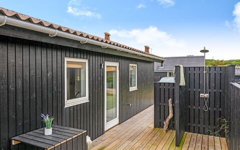 Köbes - 200M from the Sea: Apartment, Shade, Balcony, Chair, Fence, Outdoor Furniture, Aluminium, Artificial Turf