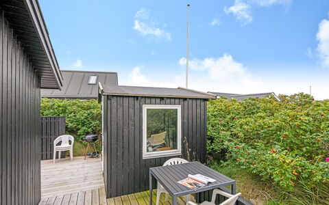 Köbes - 200M from the Sea: Apartment, Shade, Balcony, Chair, Fence, Outdoor Furniture, Aluminium, Artificial Turf