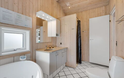 Zaga - from the Sea: Flooring, Floor, Plumbing Fixture, Interior Design, Wood, Ceiling, Sink, Room, Bathroom, Bathroom Sink