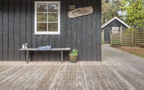 Hamund - 700M from the Sea: Cottage, Shed, Hut, Farmhouse, Prairie, Shack, Barn, Log Cabin, Garden Buildings