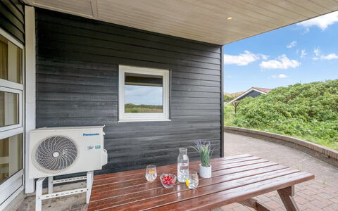 Eugenie - 450M from the Sea: Wood, Ceiling, Flooring, Floor, Home, Hardwood, Composite Material, Plank, Wood Stain, Door