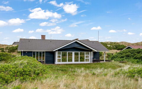 Eugenie - 450M from the Sea: Sky, Blue, Daytime, Natural Environment, Cloud, Horizon, Beach, Sand, Ecoregion, Cumulus