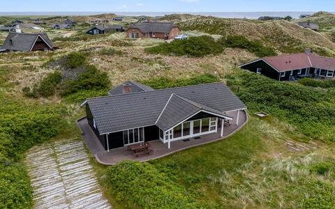 Eugenie - 450M from the Sea: Sky, Blue, Daytime, Natural Environment, Cloud, Horizon, Beach, Sand, Ecoregion, Cumulus