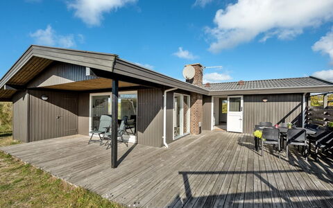 Aiske - from the Sea: Roof, Land Lot, Cottage, Home, Rural Area, Shed, Siding, Garden Buildings, Log Cabin, Hut