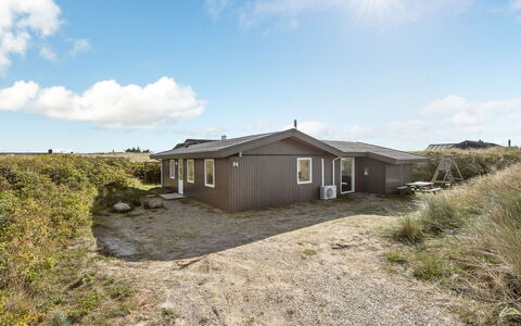 Aiske - from the Sea: Roof, Land Lot, Cottage, Home, Rural Area, Shed, Siding, Garden Buildings, Log Cabin, Hut