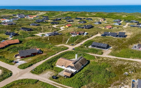 Annielle - from the Sea: Landscape, Land Lot, Hut