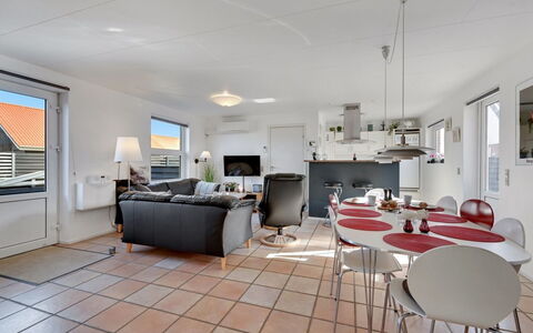 Teresia - 600M from the Sea: Cottage, Shed, Hut, Farmhouse, Prairie, Shack, Barn, Log Cabin, Garden Buildings