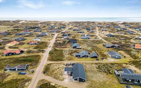 Tola - 450M from the Sea: House, Roof, Home, Cottage, Shed, Garden Buildings, Siding, Yard, Log Cabin, Hut