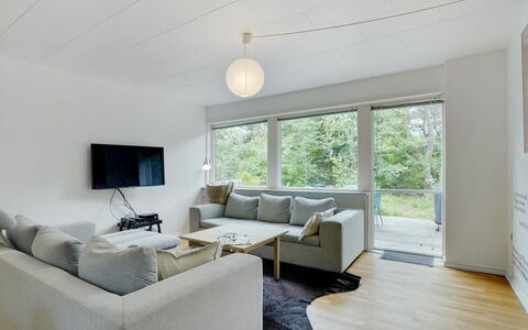Flor - 900M from the Sea: Furniture, Interior Design, Flooring, Couch, Floor, Wall, Ceiling, Living Room, Wood, Room