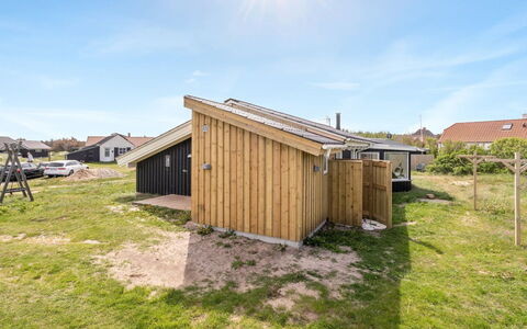 Gerlis - 75M from the Sea: Wood, House, Cottage, Home, Roof, Rural Area, Siding, Log Cabin, Garden Buildings, Hardwood