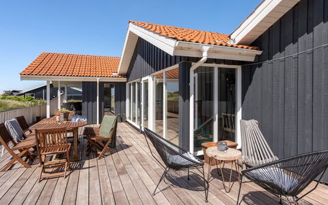 Milena - 600M from the Sea: Cottage, Shed, Hut, Farmhouse, Prairie, Shack, Barn, Log Cabin, Garden Buildings