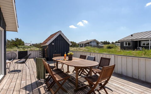 Milena - 600M from the Sea: Cottage, Shed, Hut, Farmhouse, Prairie, Shack, Barn, Log Cabin, Garden Buildings