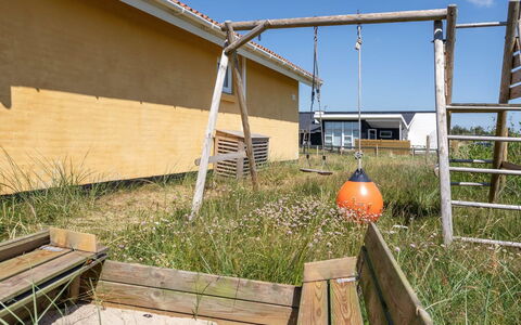 Milena - 600M from the Sea: Cottage, Shed, Hut, Farmhouse, Prairie, Shack, Barn, Log Cabin, Garden Buildings