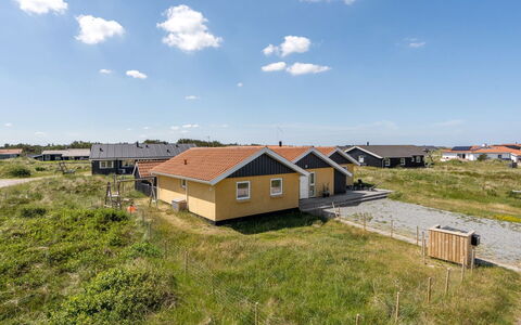 Milena - 600M from the Sea: Cottage, Shed, Hut, Farmhouse, Prairie, Shack, Barn, Log Cabin, Garden Buildings