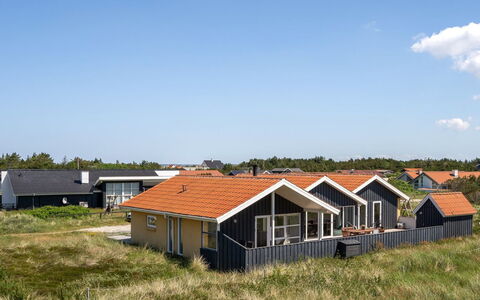 Milena - 600M from the Sea: Cottage, Shed, Hut, Farmhouse, Prairie, Shack, Barn, Log Cabin, Garden Buildings
