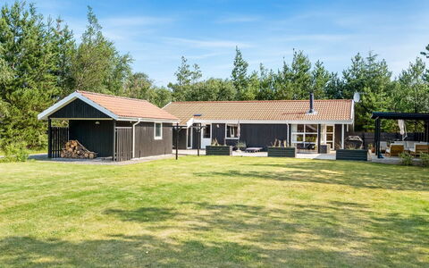 Ansfried - 900M from the Sea: Cottage, Shed, Hut, Farmhouse, Prairie, Shack, Barn, Log Cabin, Garden Buildings