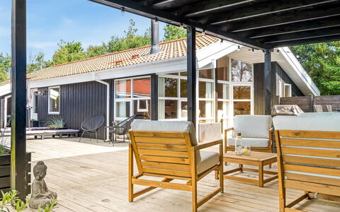Ansfried - 900M from the Sea: Cottage, Shed, Hut, Farmhouse, Prairie, Shack, Barn, Log Cabin, Garden Buildings