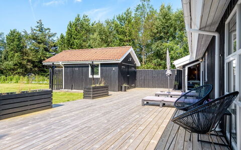 Ansfried - 900M from the Sea: Cottage, Shed, Hut, Farmhouse, Prairie, Shack, Barn, Log Cabin, Garden Buildings