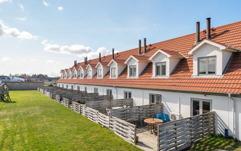 Nermin - 300M from the Sea: Cottage, Shed, Hut, Farmhouse, Prairie, Shack, Barn, Log Cabin, Garden Buildings
