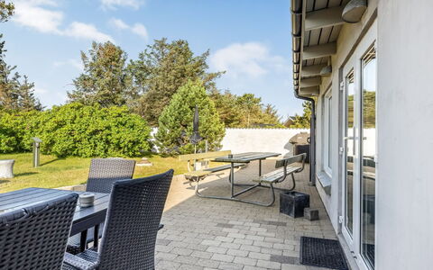 Lenni - 700M from the Sea: Wood, Home, Porch, Deck, Hardwood, Roof, Wood Stain, Wood Flooring, Eco Hotel