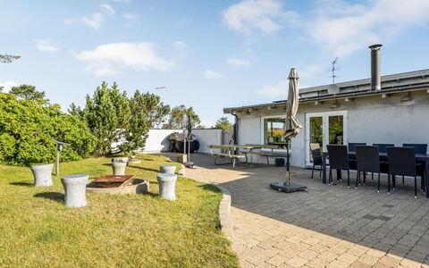 Lenni - 700M from the Sea: Wood, Home, Porch, Deck, Hardwood, Roof, Wood Stain, Wood Flooring, Eco Hotel