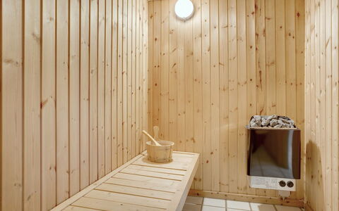 Lenni - 700M from the Sea: Wood, Home, Porch, Deck, Hardwood, Roof, Wood Stain, Wood Flooring, Eco Hotel