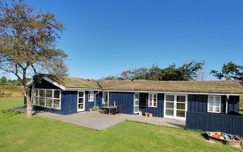 Tomke - 1.7Km from the Sea: Roof, Home, Door, Cottage, Shade, Siding, Yard, Estate, Backyard