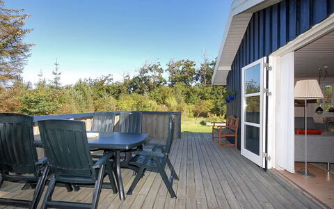 Tomke - 1.7Km from the Sea: Roof, Home, Door, Cottage, Shade, Siding, Yard, Estate, Backyard