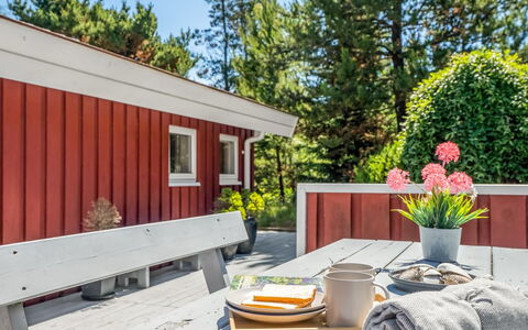 Anneke - 2Km from the Sea: Architecture, Roof, Home, Composite Material, Daylighting, Siding, Driveway