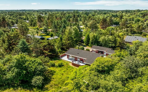 Anneke - 2Km from the Sea: Architecture, Roof, Home, Composite Material, Daylighting, Siding, Driveway